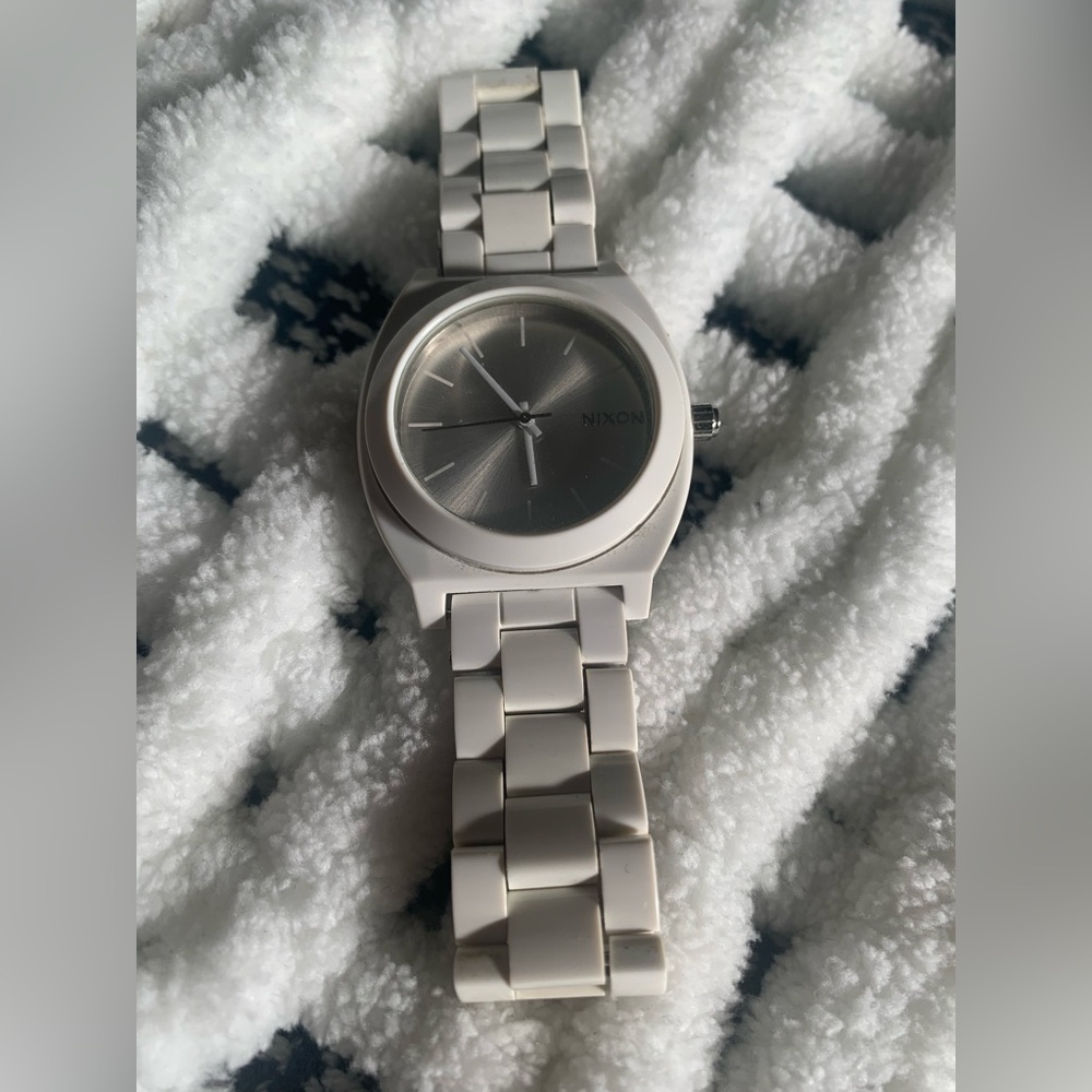 Nixon White Time Teller